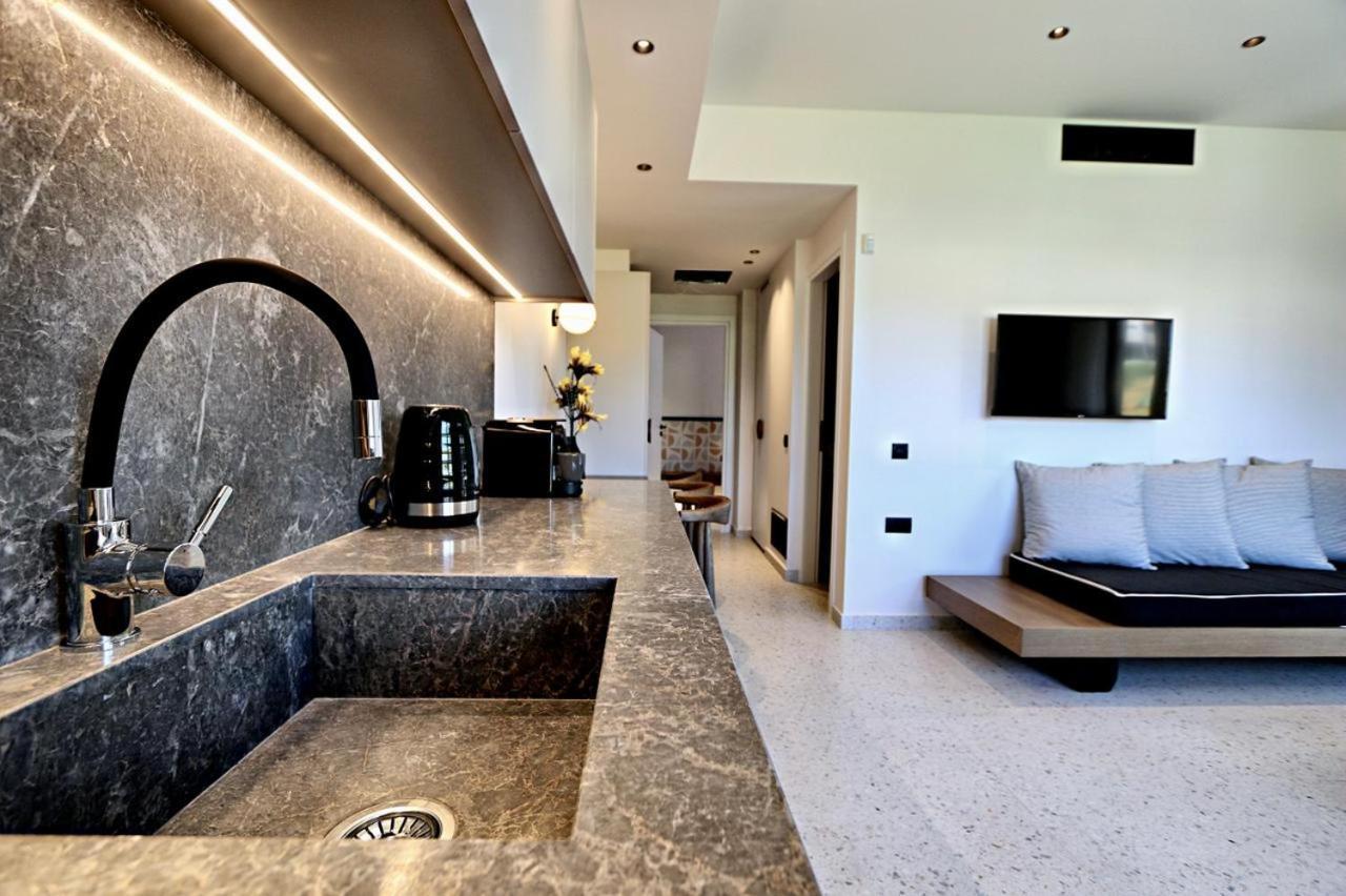 Elmaral Living Experience "Adults Only" Apartment Agia Pelagia Екстериор снимка